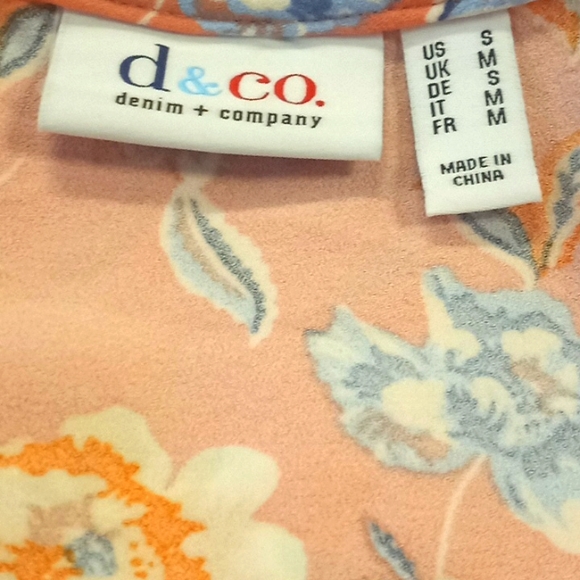 Denim & Co Peach Floral Printed Sleeveless Blouse with Peplum - Picture 9 of 9